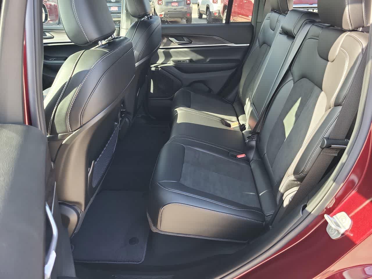 Thumbnail: 2026 Jeep Grand Cherokee - 21