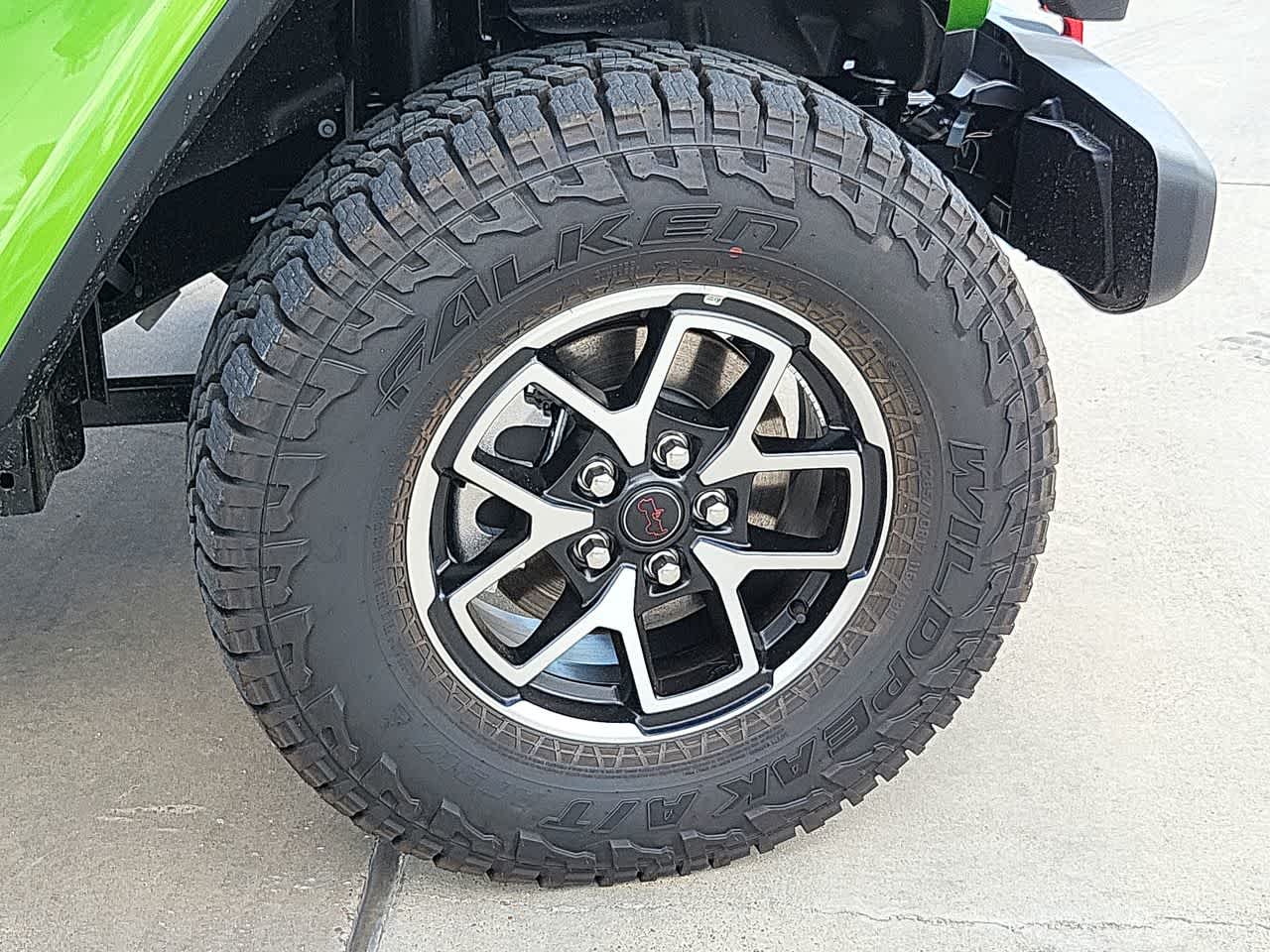 Thumbnail: 2025 Jeep Gladiator - 16