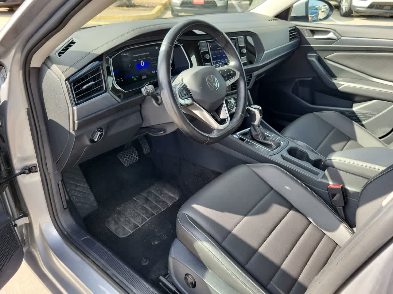 Thumbnail: 2024 Volkswagen Jetta - 10