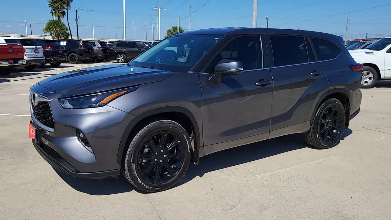 Thumbnail: 2023 Toyota Highlander - 5