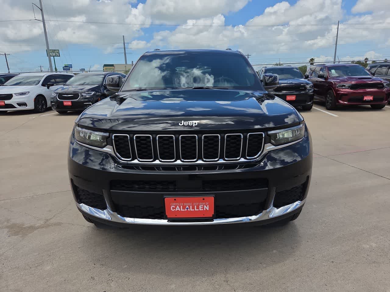 Thumbnail: 2026 Jeep Grand Cherokee - 14