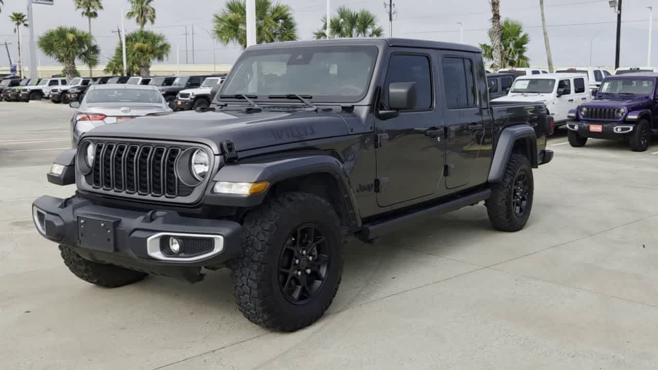 Thumbnail: 2025 Jeep Gladiator - 4