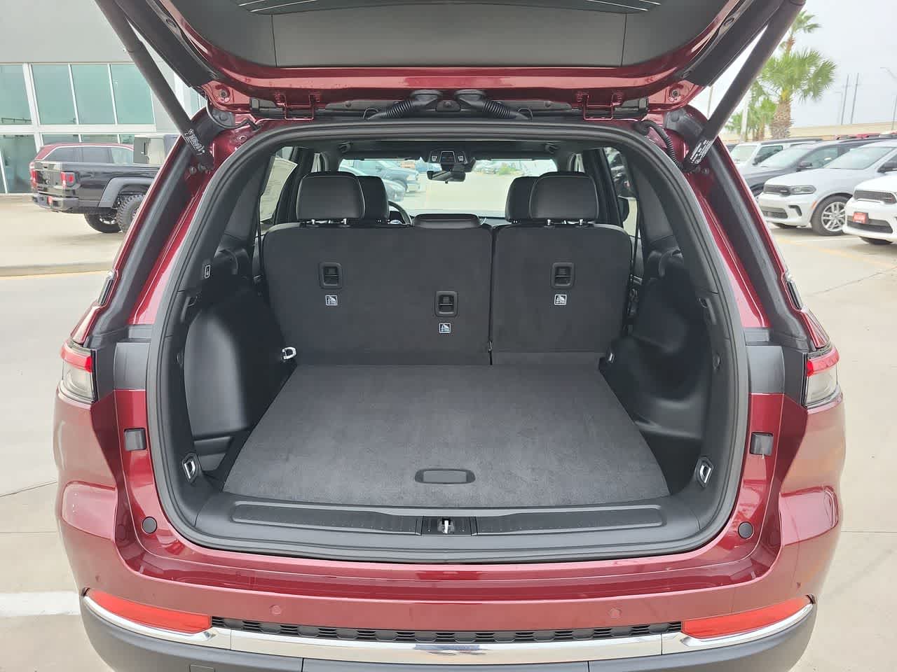 Thumbnail: 2025 Jeep Grand Cherokee - 27