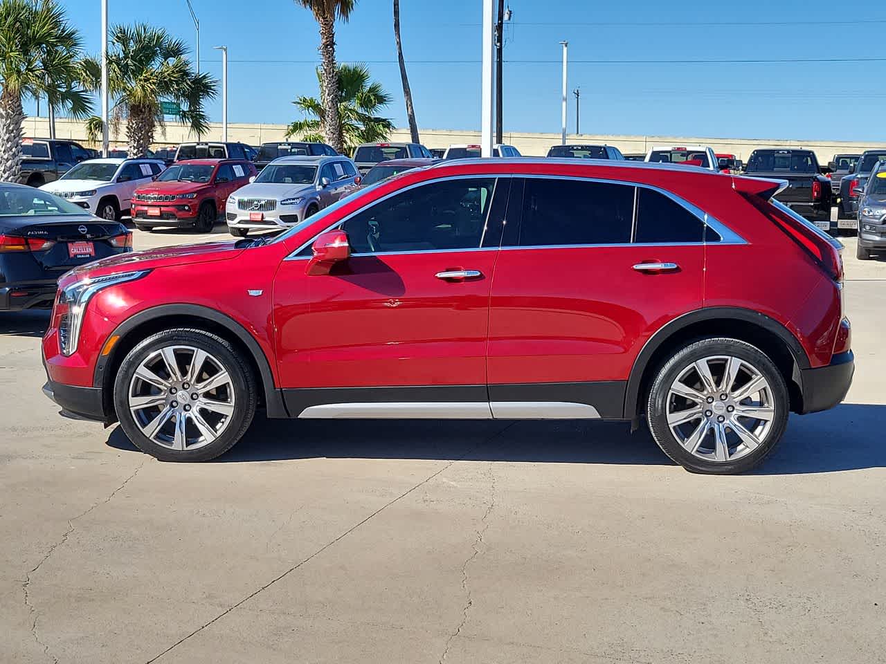 Thumbnail: 2023 Cadillac XT4 - 11