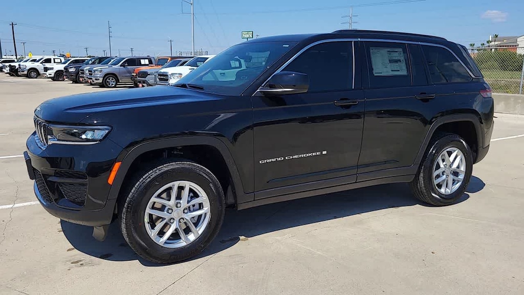 New 2025 Jeep Grand Cherokee LAREDO X 4X2 Sport Utility