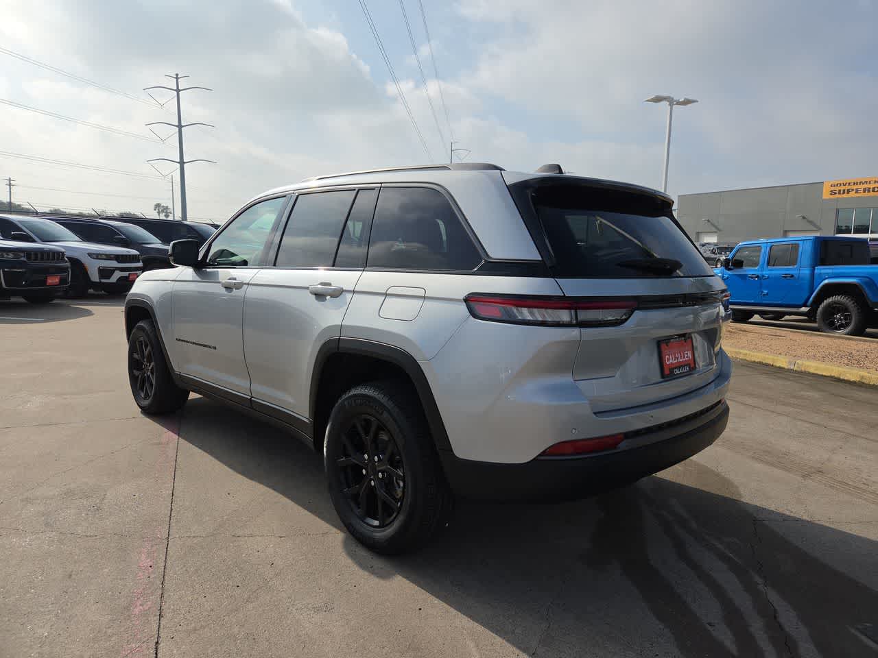 Thumbnail: 2026 Jeep Grand Cherokee - 12