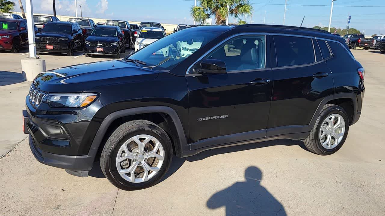 2024 Jeep Compass Latitude photo 4