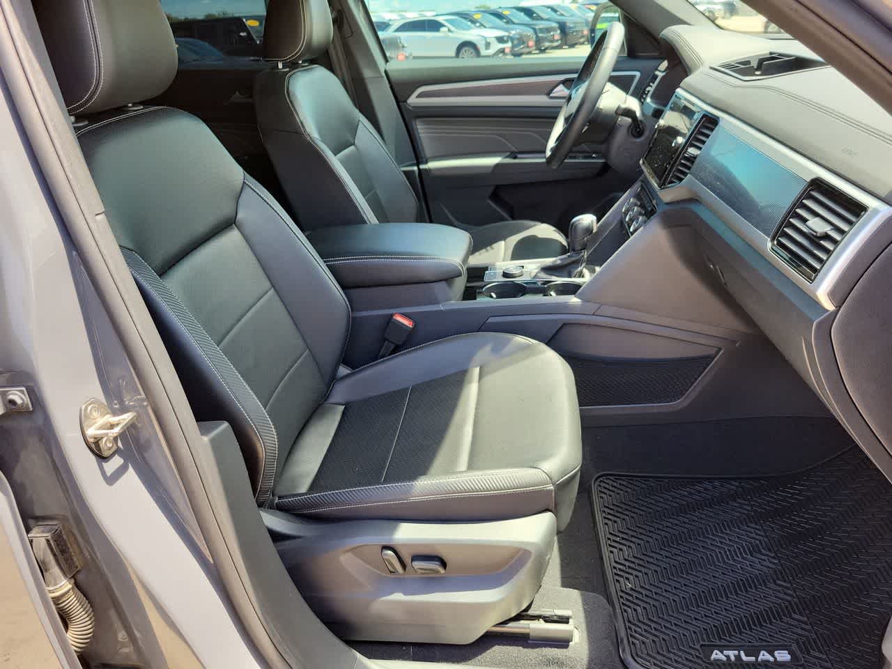 Thumbnail: 2022 Volkswagen Atlas - 22