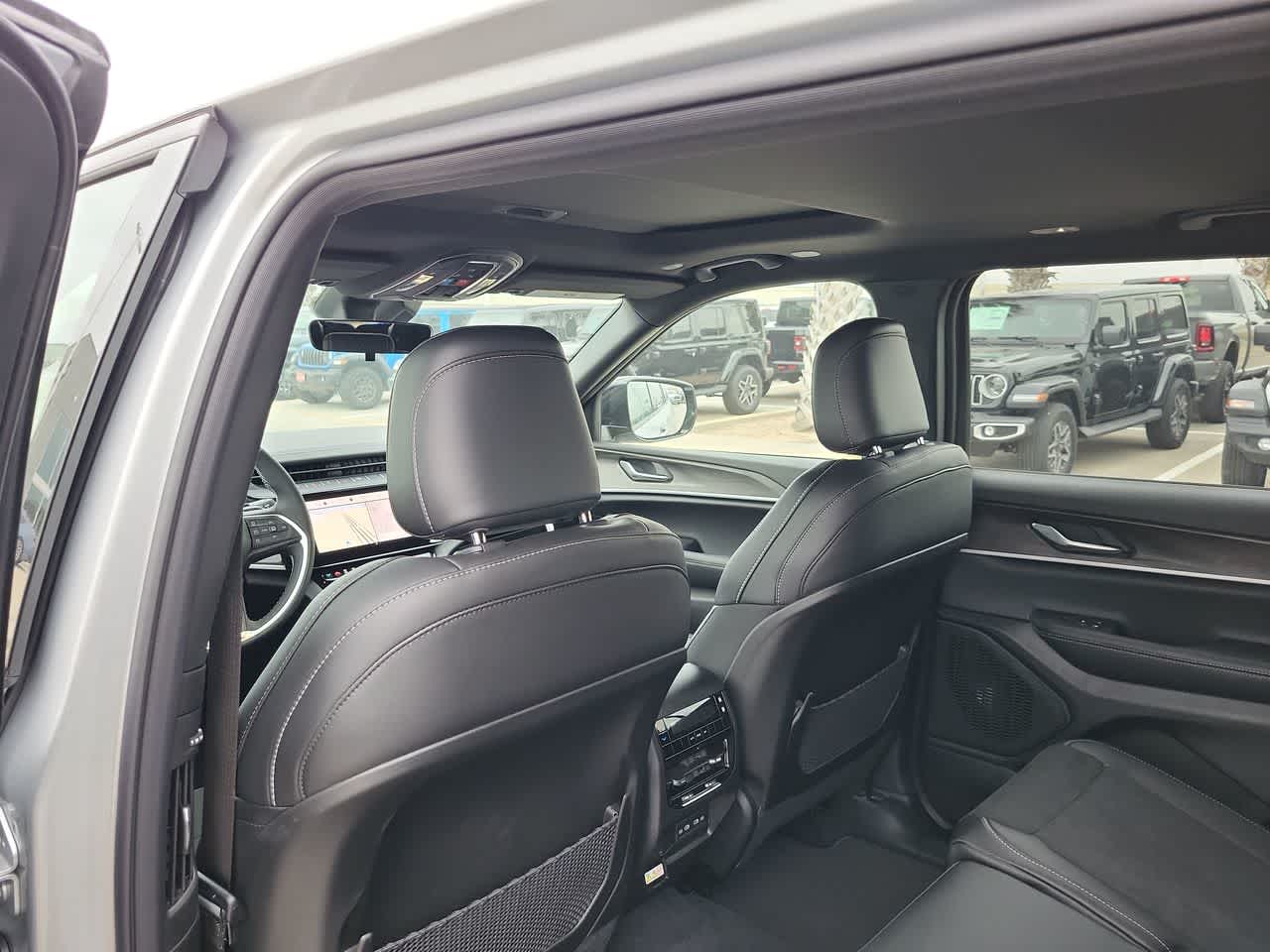 Thumbnail: 2026 Jeep Grand Cherokee - 20