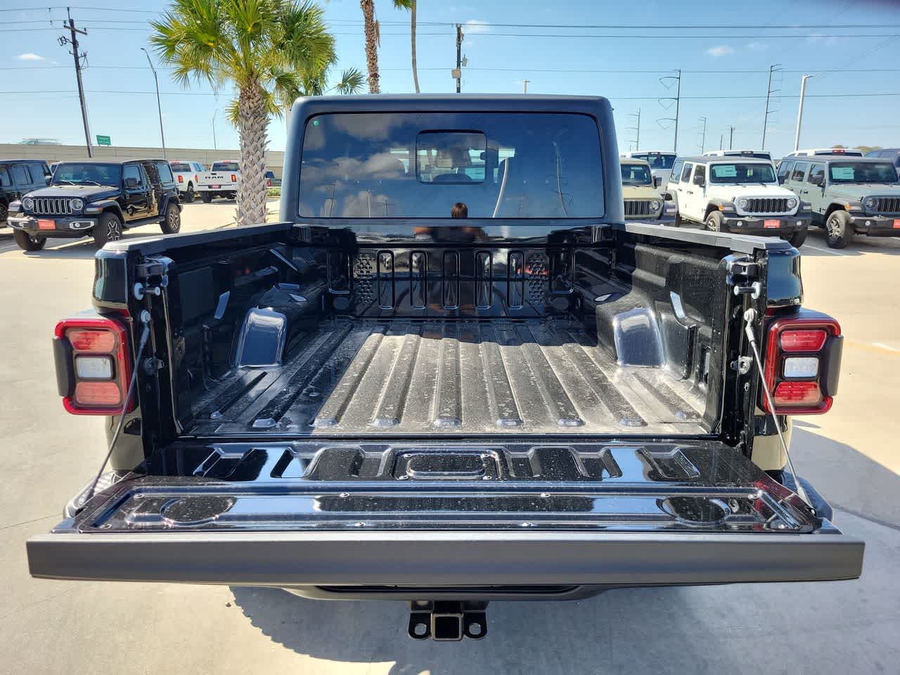 Thumbnail: 2026 Jeep Gladiator - 27