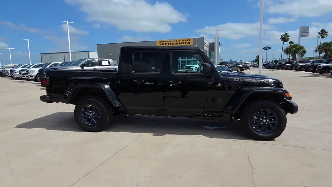 Thumbnail: 2026 Jeep Gladiator - 9