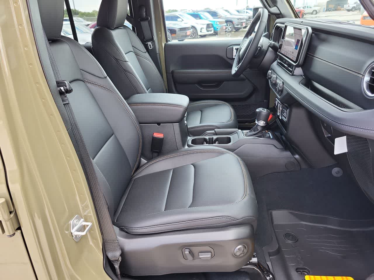 Thumbnail: 2025 Jeep Gladiator - 22