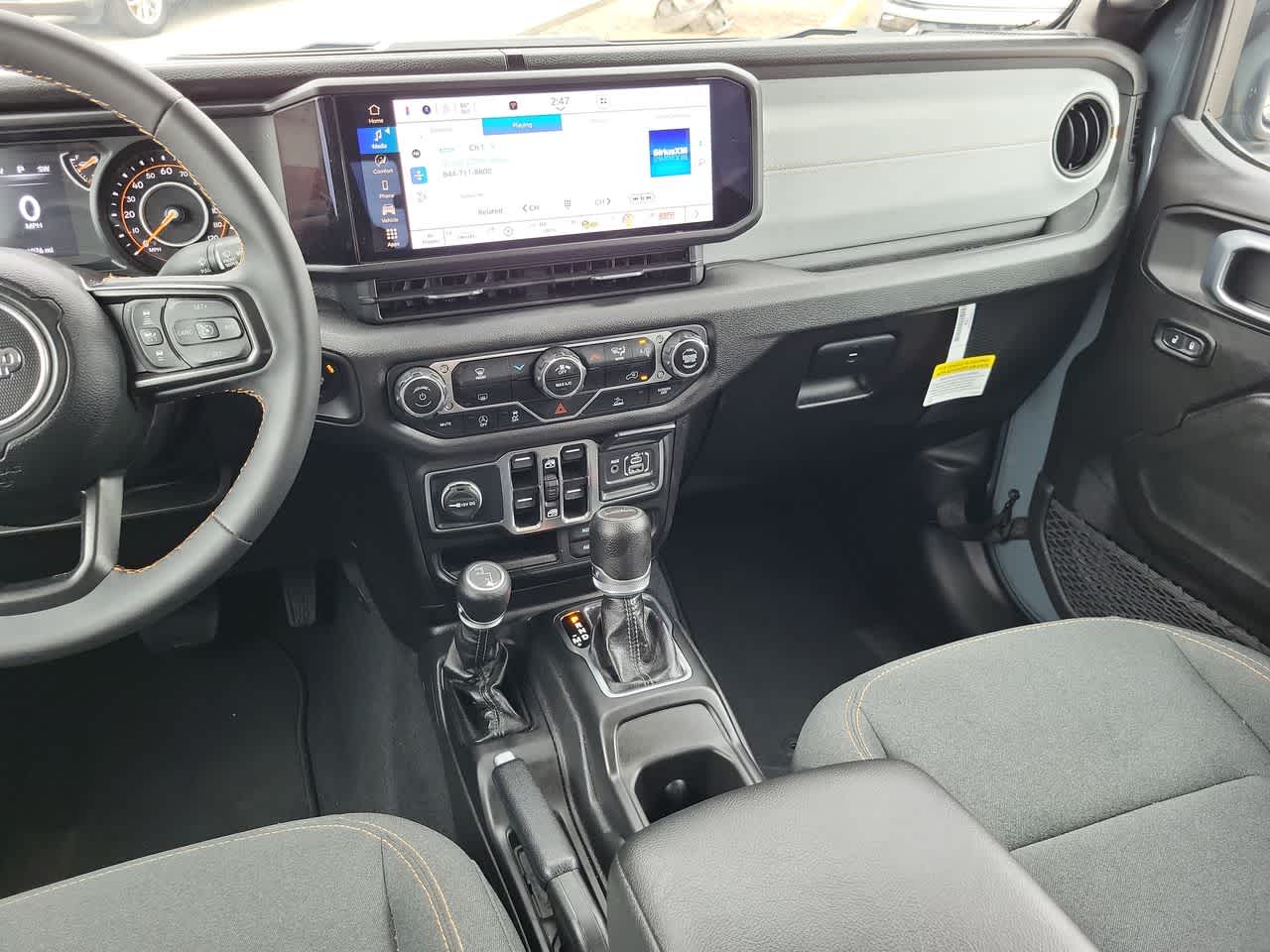 Thumbnail: 2025 Jeep Gladiator - 24