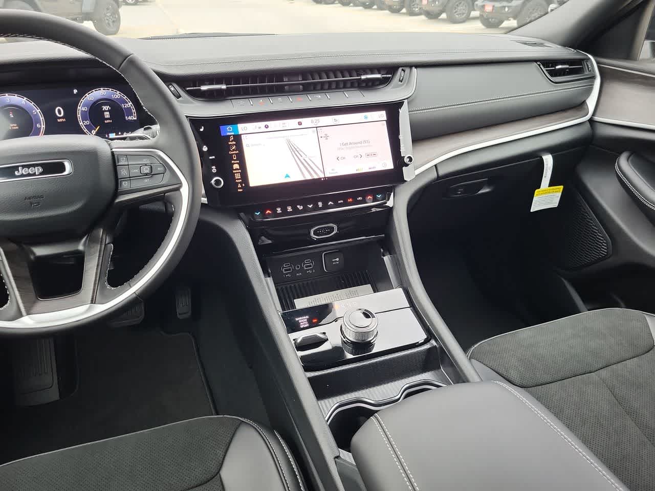 Thumbnail: 2026 Jeep Grand Cherokee - 24