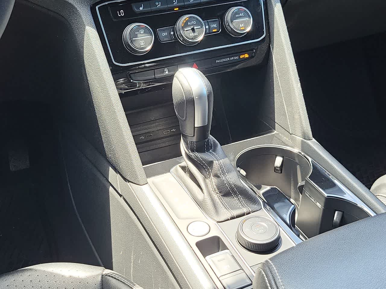 Thumbnail: 2022 Volkswagen Atlas - 25