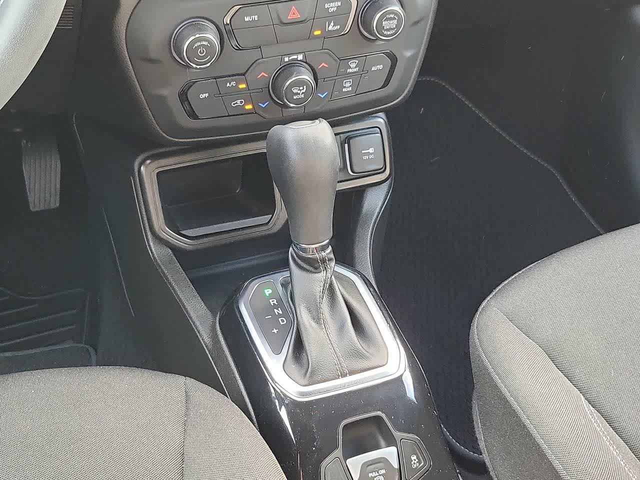 Thumbnail: 2021 Jeep Renegade - 25
