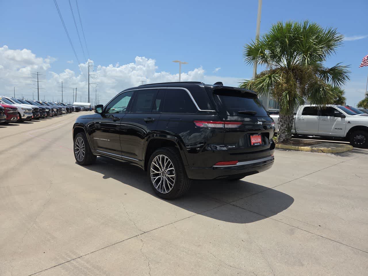 Thumbnail: 2026 Jeep Grand Cherokee - 12