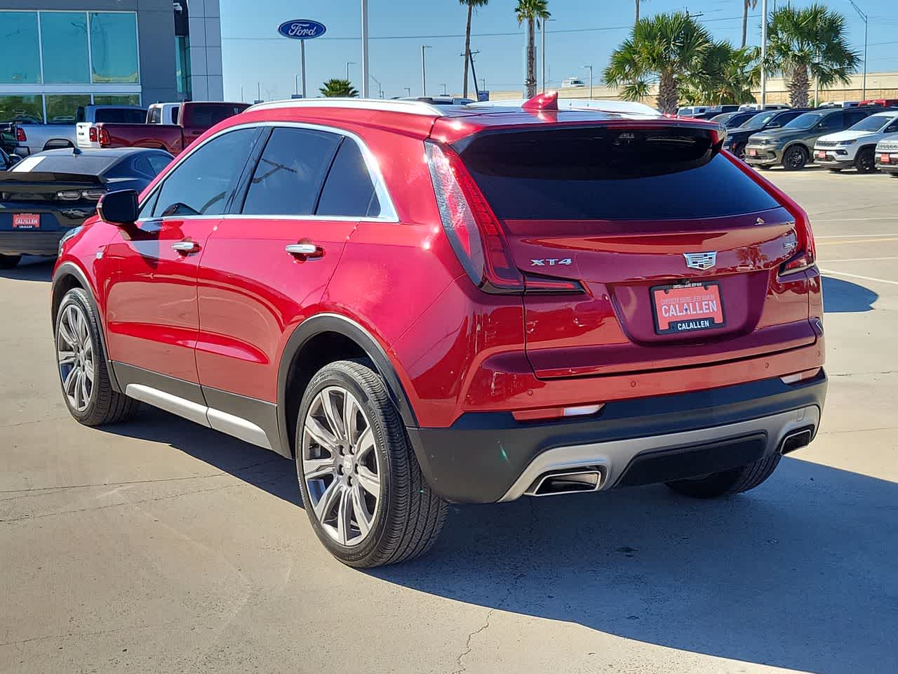 Thumbnail: 2023 Cadillac XT4 - 12