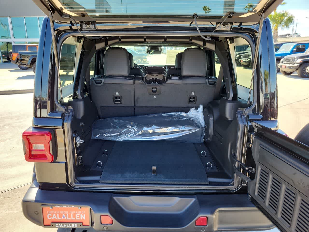 Thumbnail: 2026 Jeep Wrangler - 27