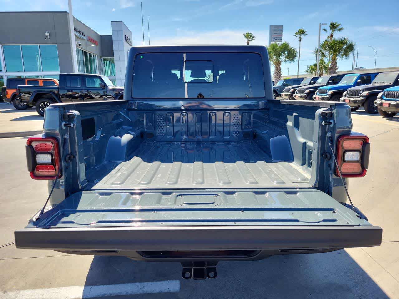 Thumbnail: 2026 Jeep Gladiator - 27