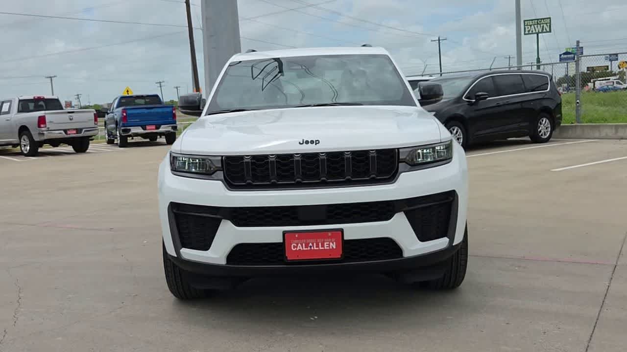 Thumbnail: 2026 Jeep Grand Cherokee - 3