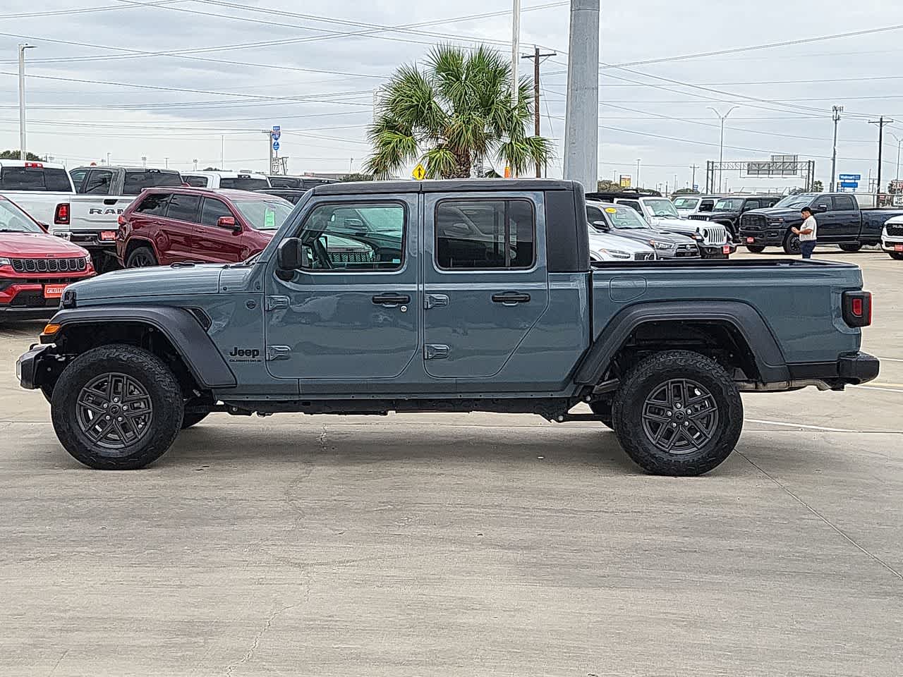 Thumbnail: 2025 Jeep Gladiator - 11