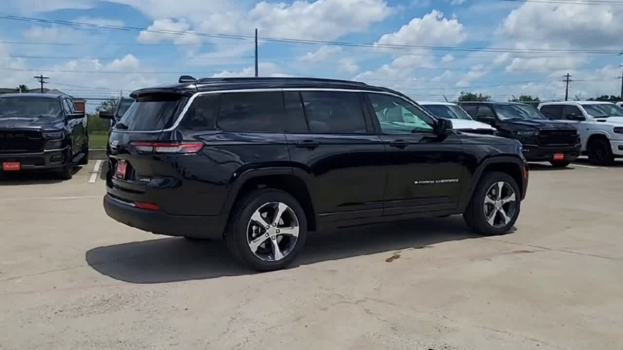 Thumbnail: 2026 Jeep Grand Cherokee - 8