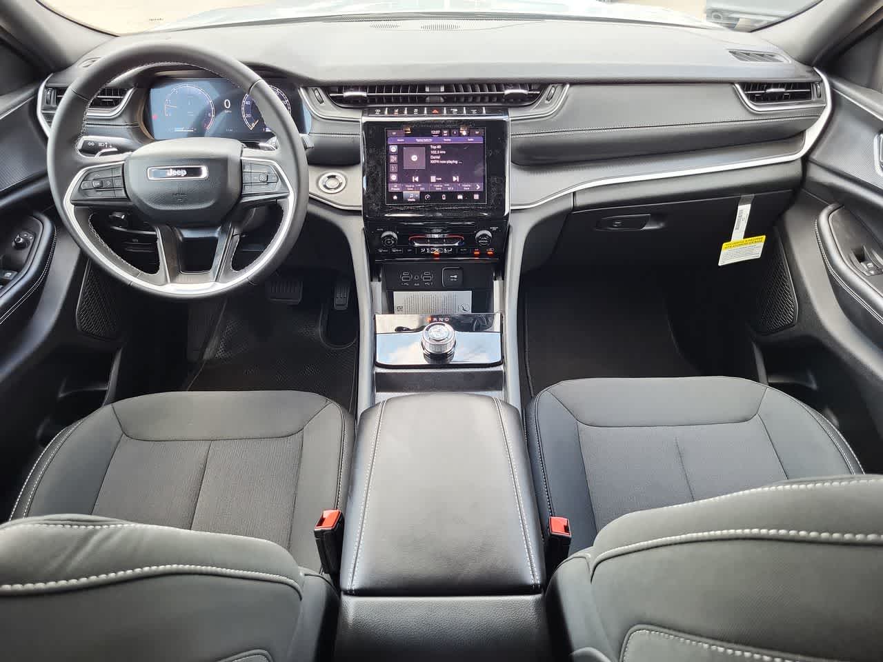 Thumbnail: 2025 Jeep Grand Cherokee - 18