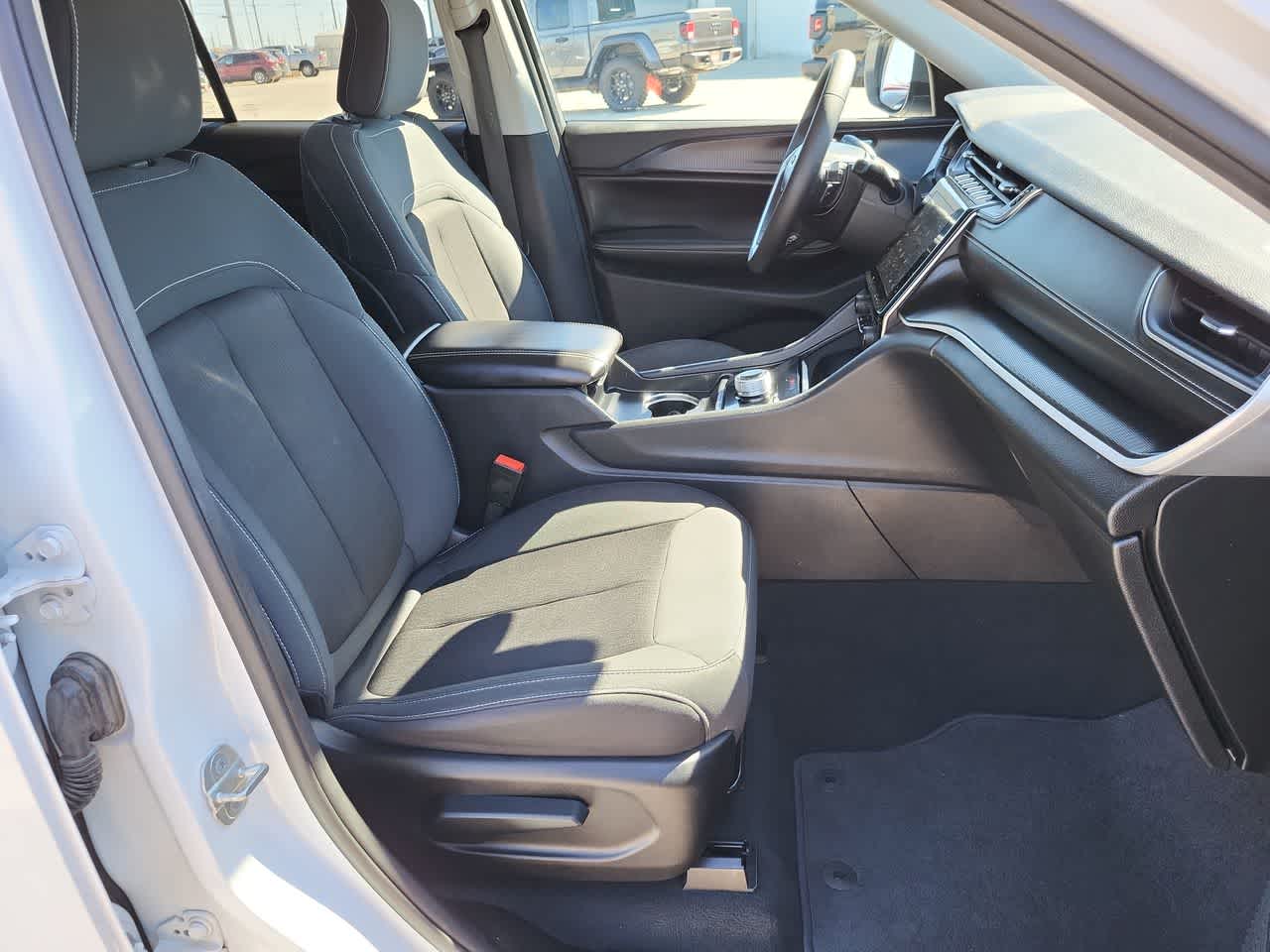 Thumbnail: 2023 Jeep Grand Cherokee - 22