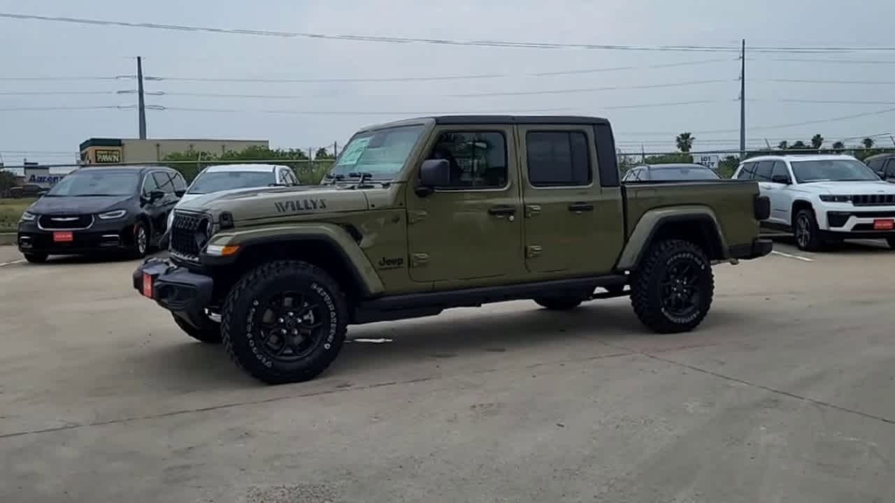 Thumbnail: 2026 Jeep Gladiator - 4