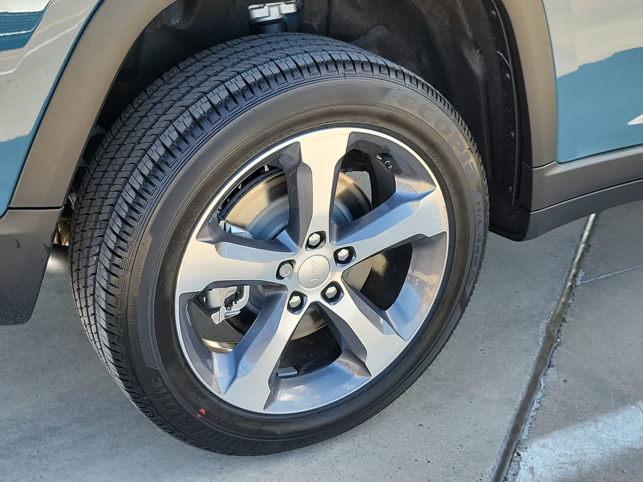 Thumbnail: 2026 Jeep Grand Cherokee - 16