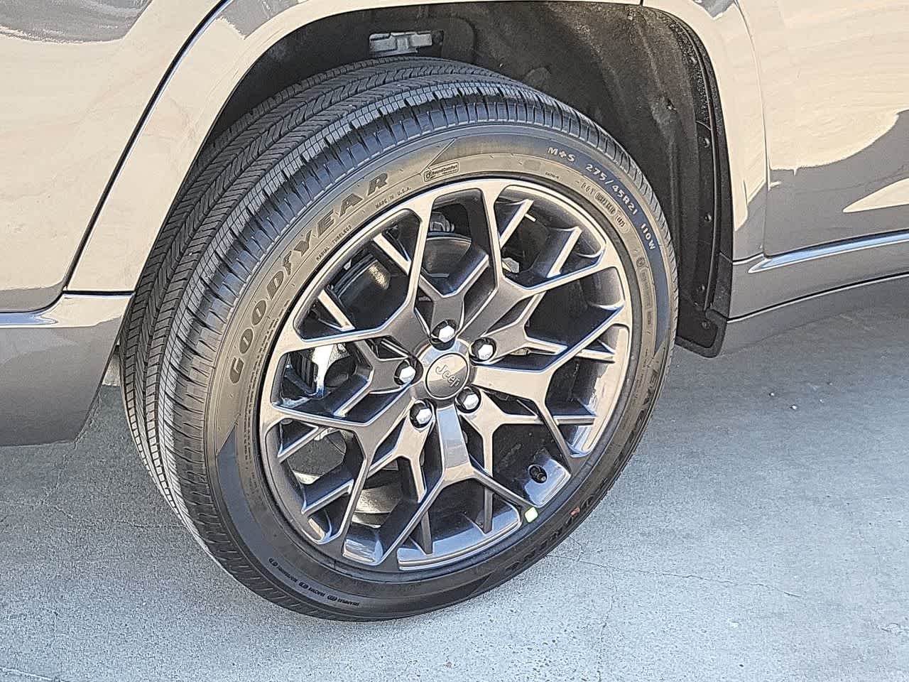 Thumbnail: 2026 Jeep Grand Cherokee - 16