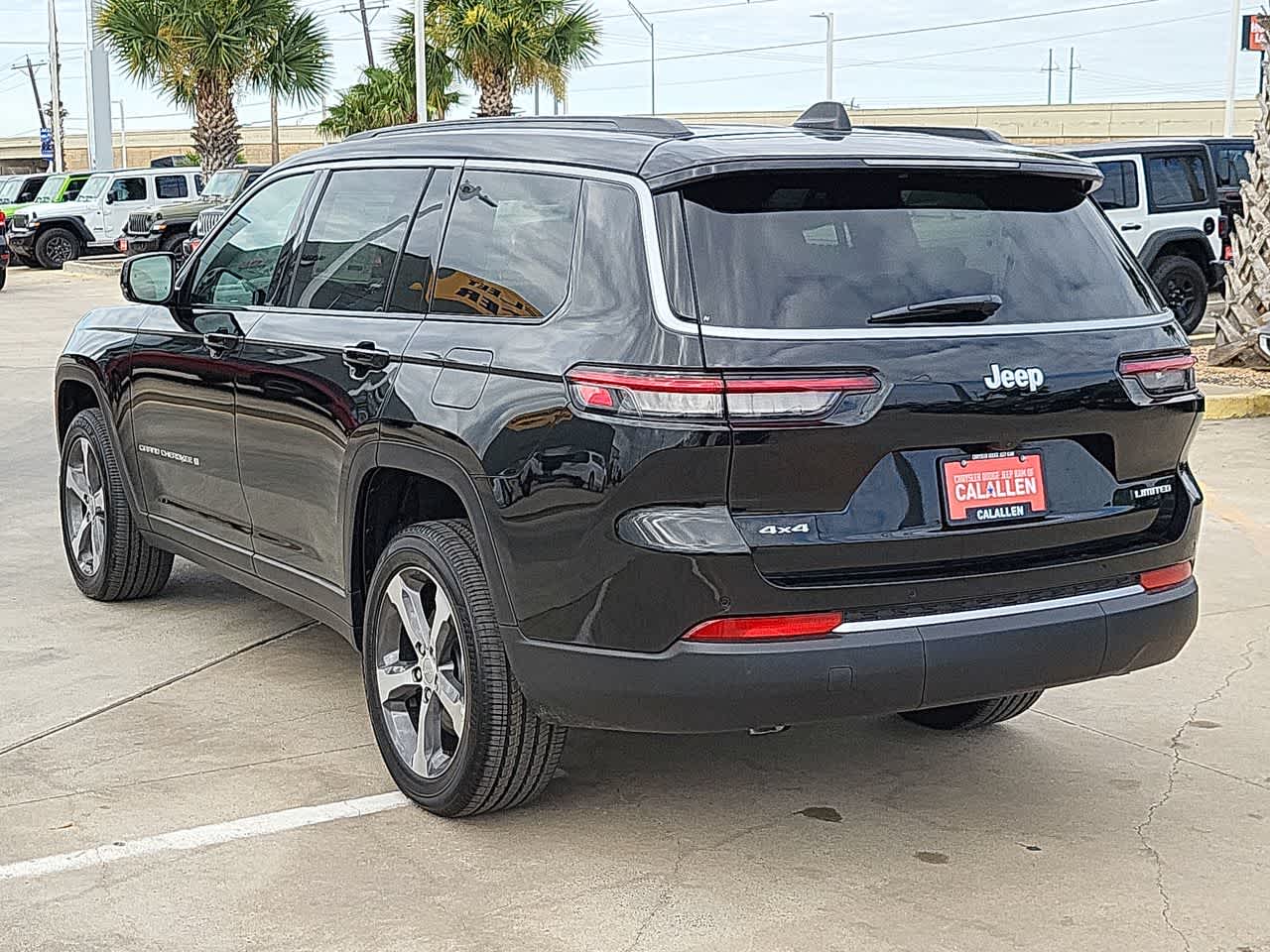 Thumbnail: 2026 Jeep Grand Cherokee - 12