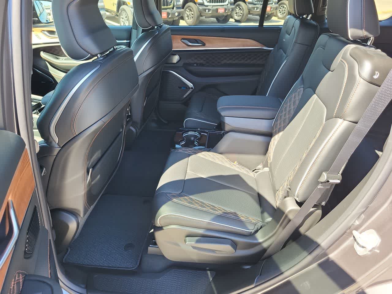 Thumbnail: 2026 Jeep Grand Cherokee - 21