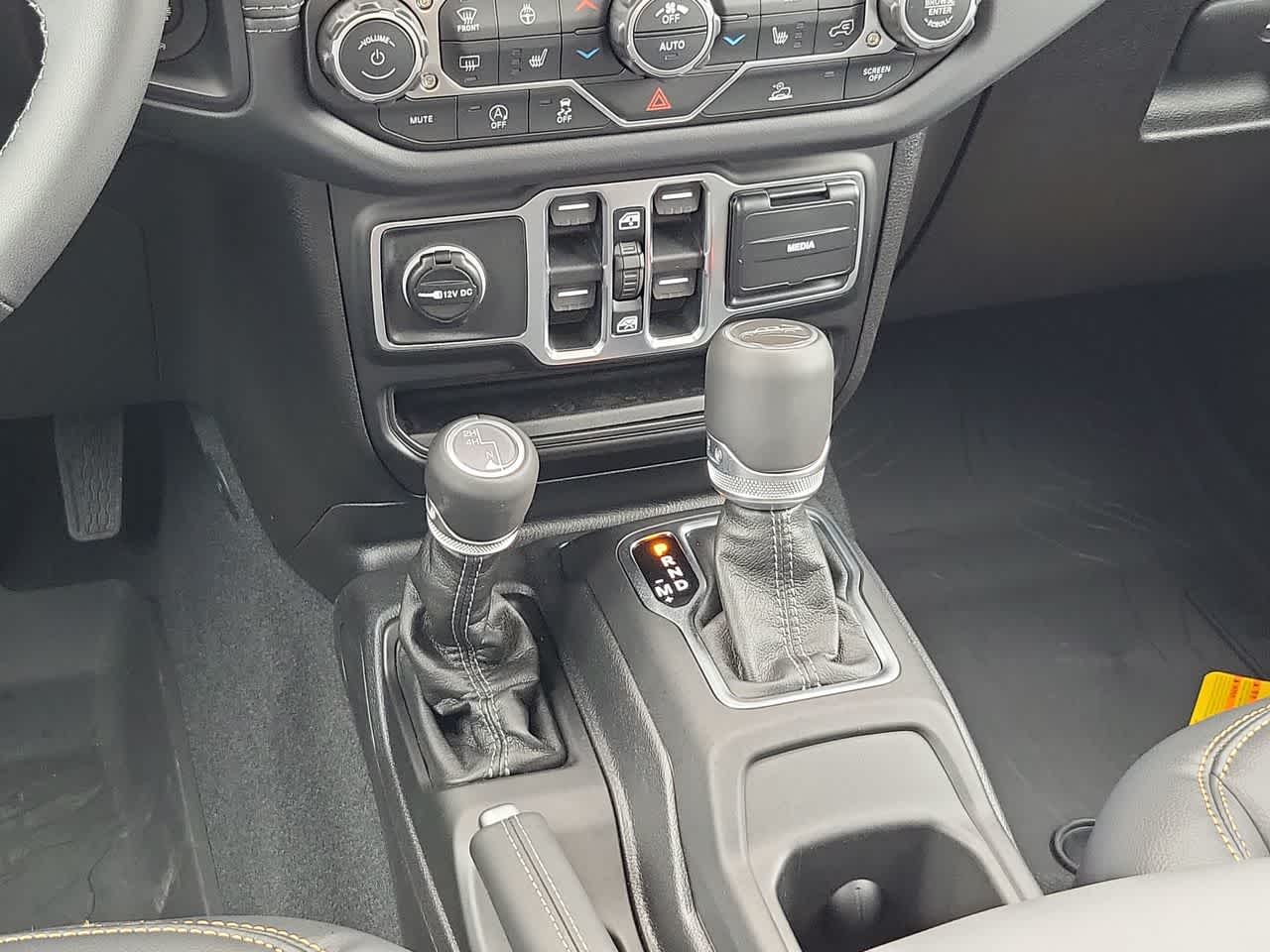 Thumbnail: 2026 Jeep Gladiator - 25