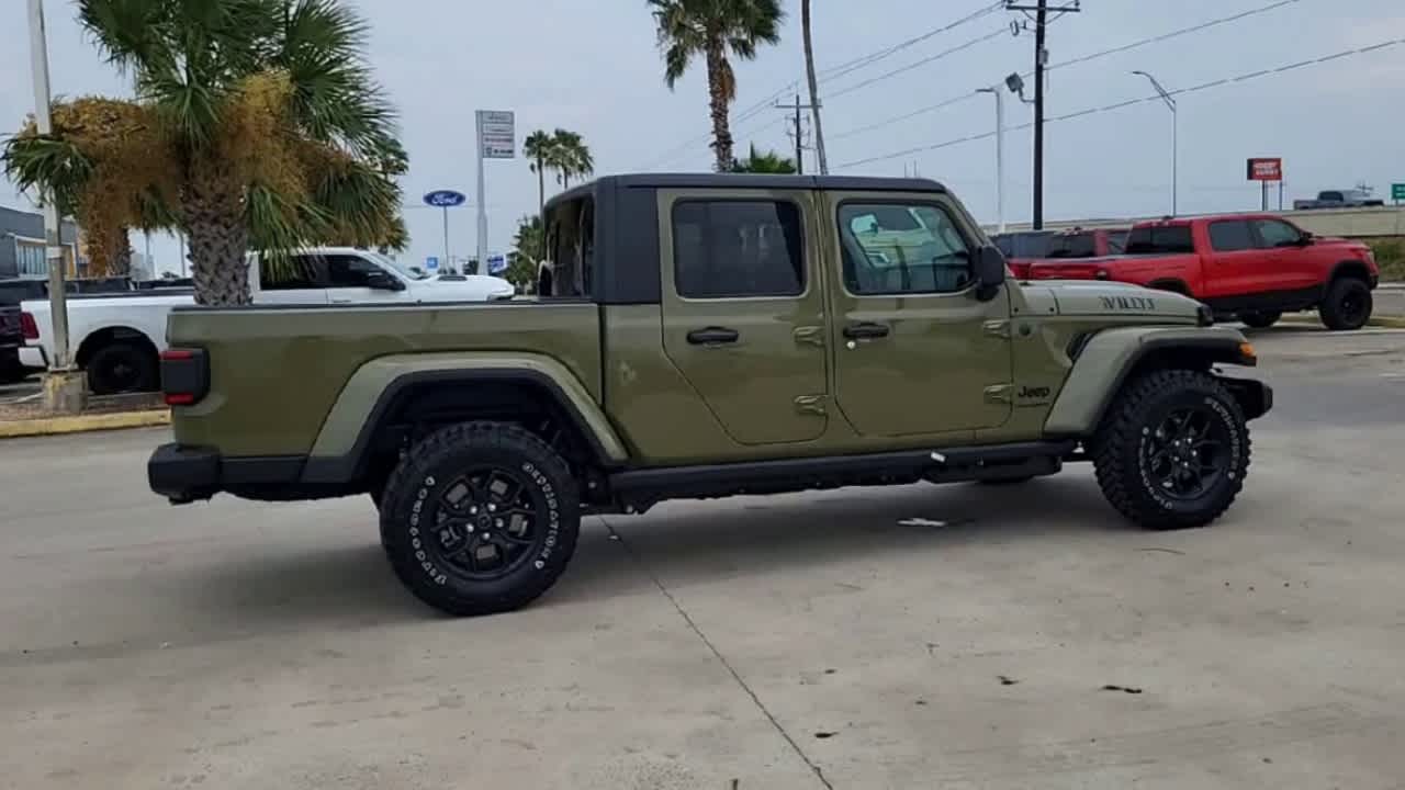 Thumbnail: 2026 Jeep Gladiator - 8