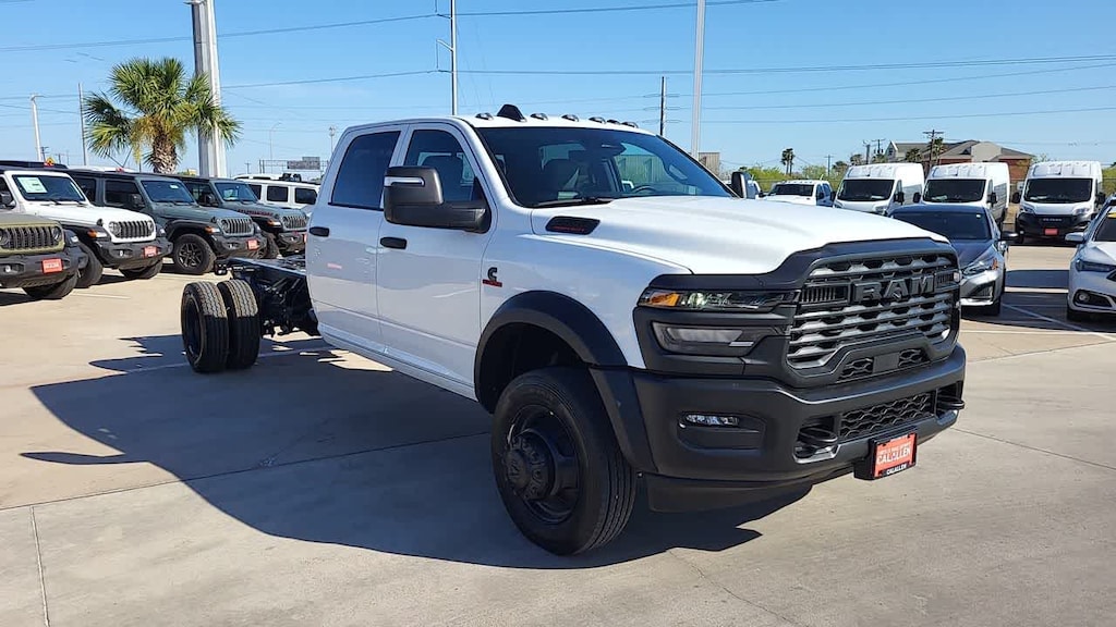 New 2026 Ram 5500 Chassis Cab TRADESMAN CREW 4X4 84' CA Pickup