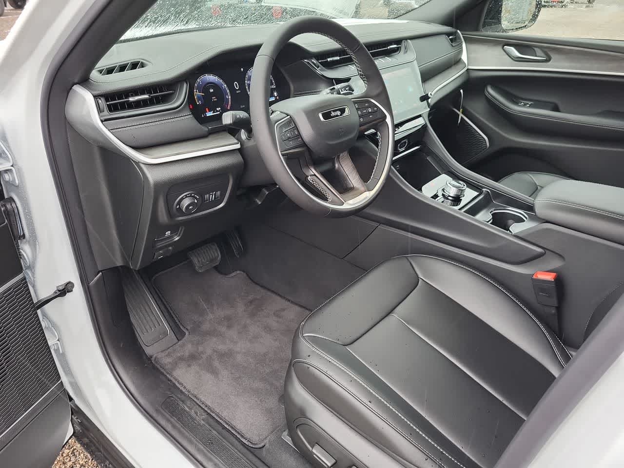 Thumbnail: 2026 Jeep Grand Cherokee - 10