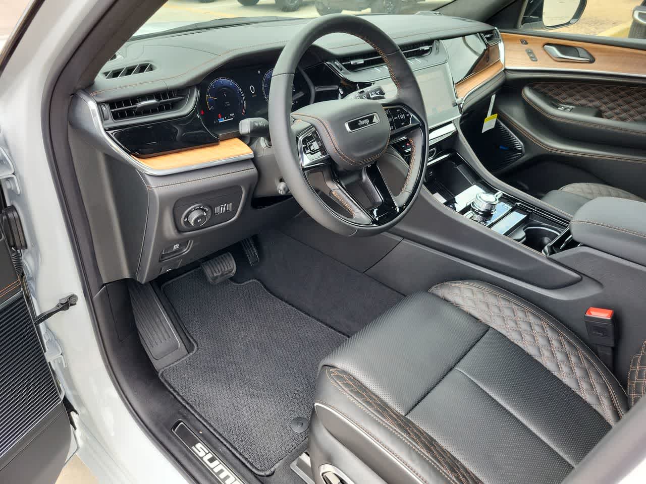 Thumbnail: 2026 Jeep Grand Cherokee - 10