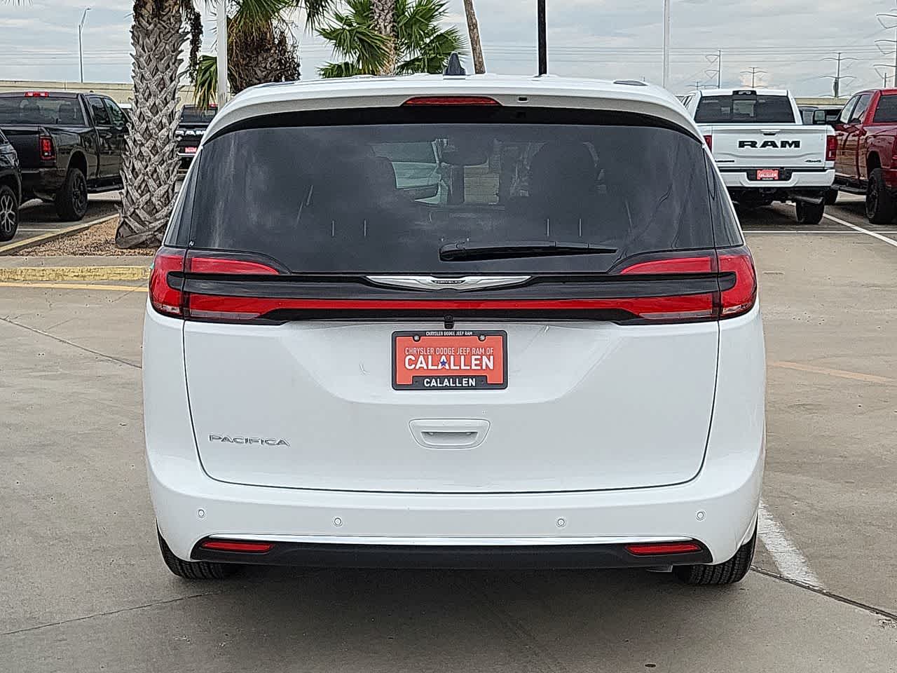 Thumbnail: 2026 Chrysler Pacifica - 13