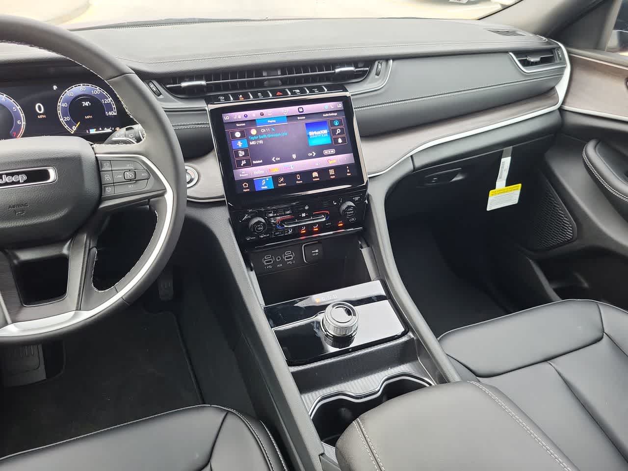 Thumbnail: 2025 Jeep Grand Cherokee - 24