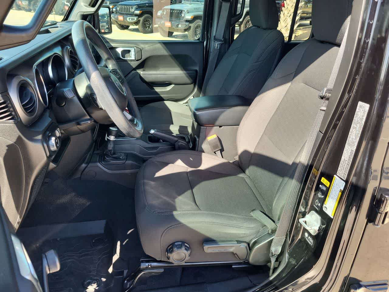 Thumbnail: 2023 Jeep Gladiator - 19