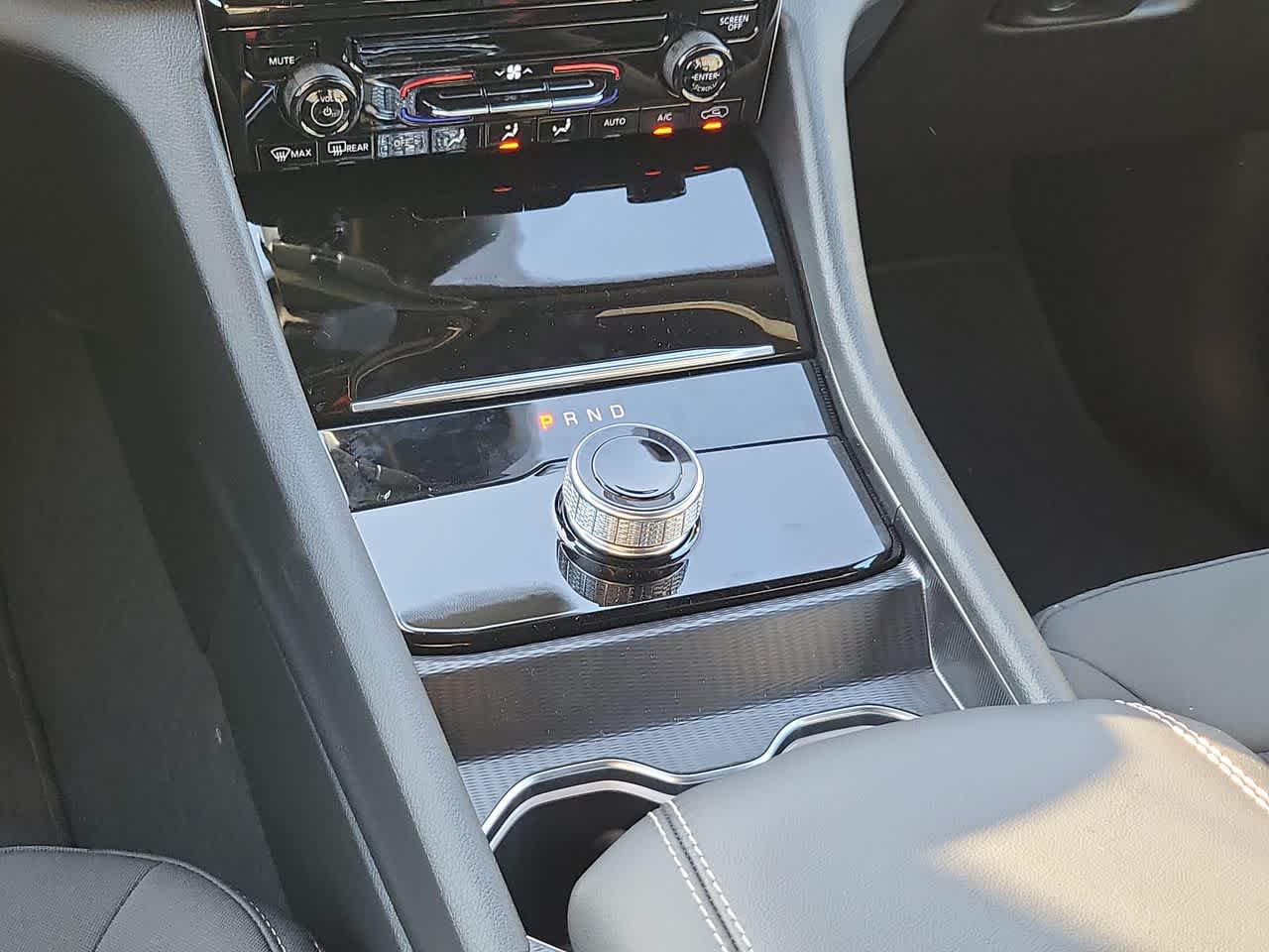 Thumbnail: 2025 Jeep Grand Cherokee - 25