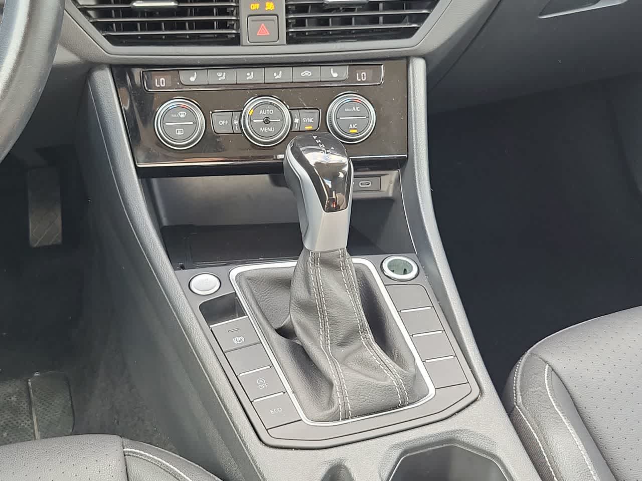 Thumbnail: 2024 Volkswagen Jetta - 25