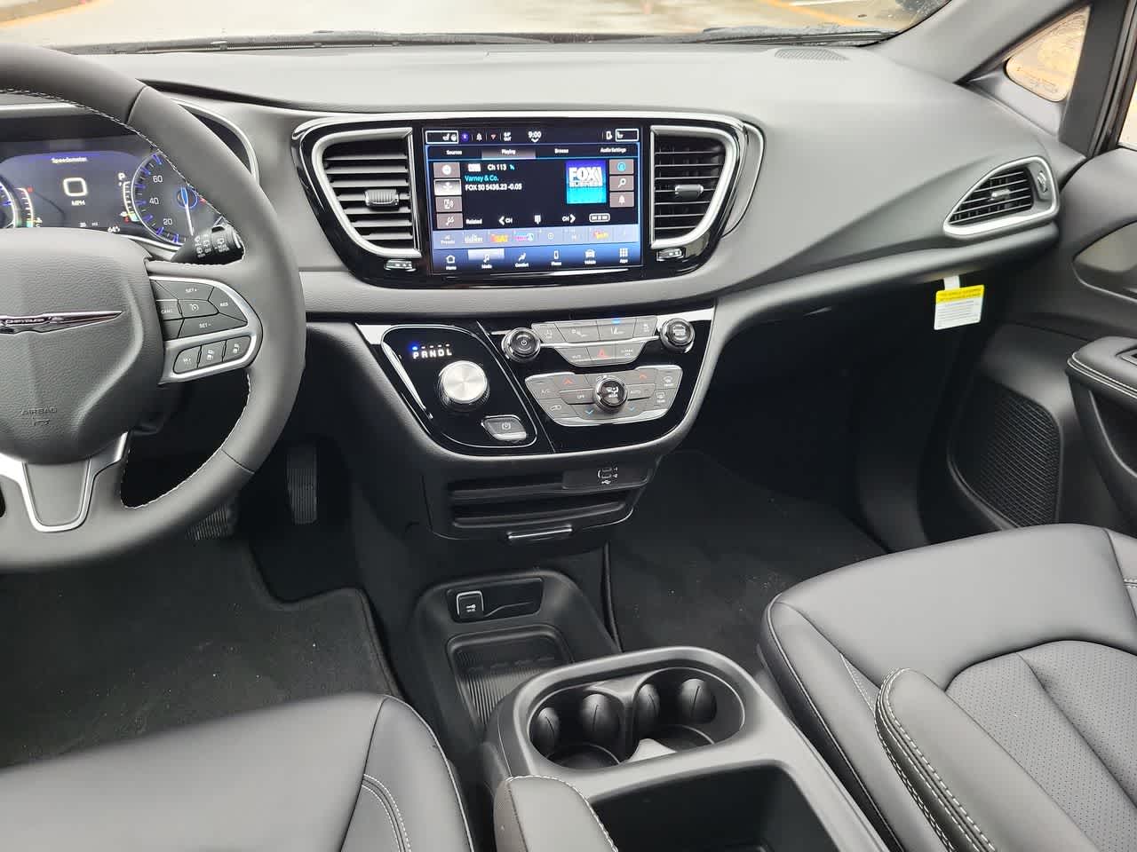 Thumbnail: 2026 Chrysler Voyager - 24