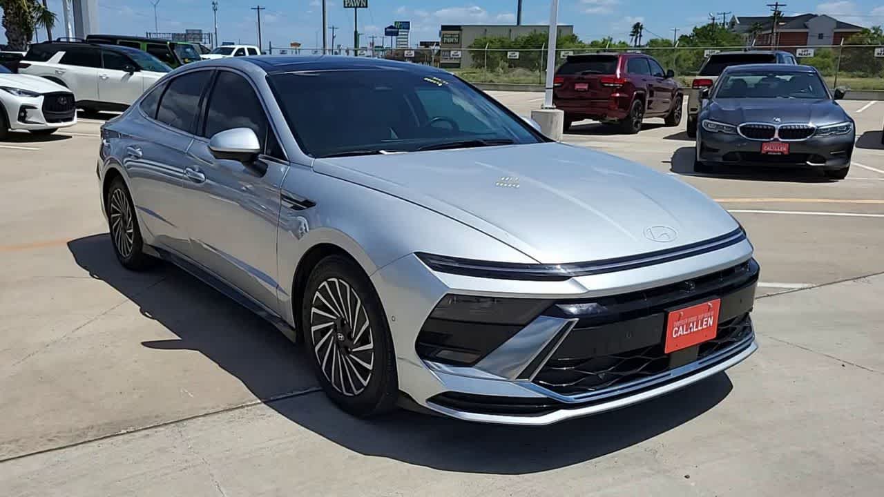 2024 Hyundai Sonata Hybrid Limited photo 2