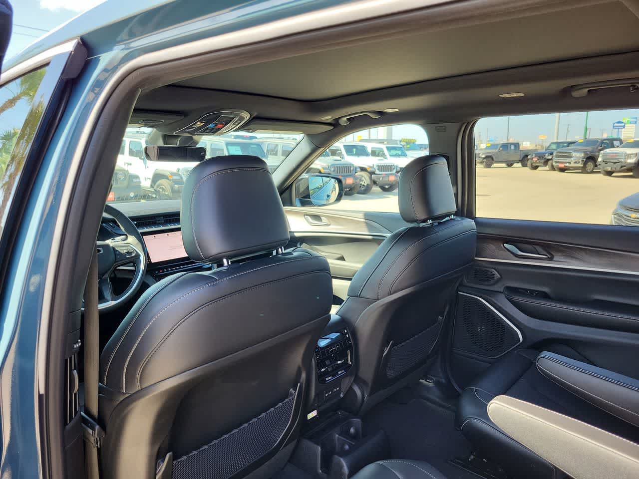 Thumbnail: 2026 Jeep Grand Cherokee - 20