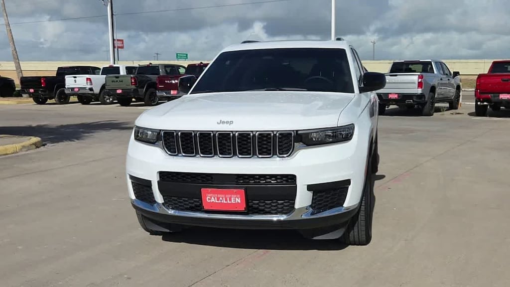 Used 2024 Jeep Grand Cherokee L Laredo SUV