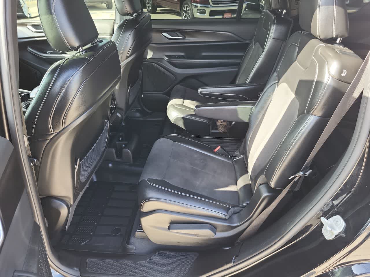 Thumbnail: 2023 Jeep Grand Cherokee - 21