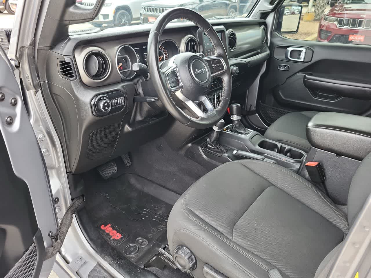 Thumbnail: 2020 Jeep Gladiator - 10